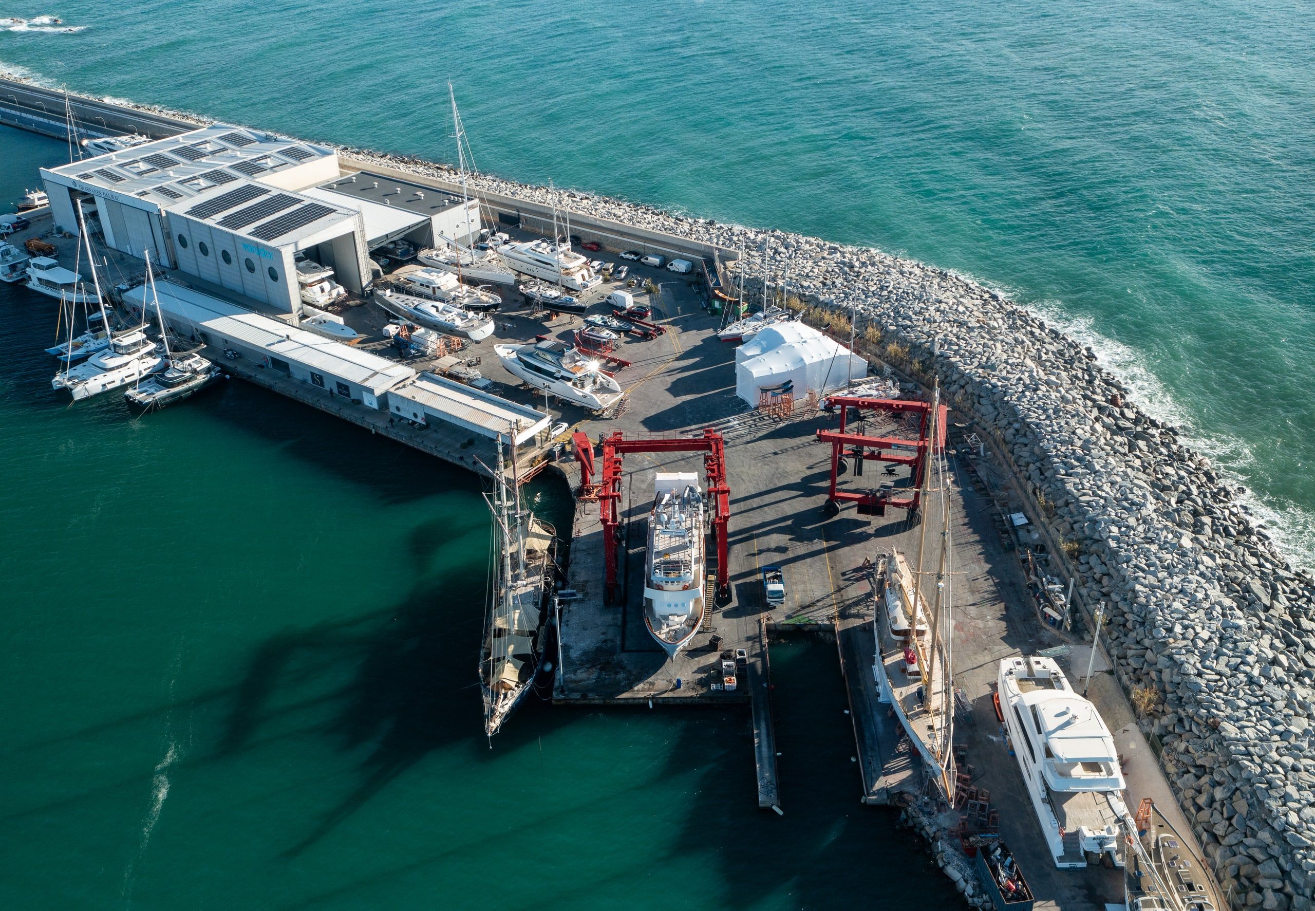 Repair & refit work at the Varador 2000 shipyard