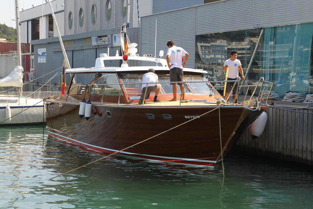 Refit integral de un clásico construido en madera en Varador 2000
