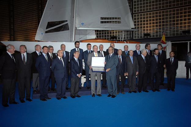 Varador 2000 entrega el velero Fortuna al Rey de España