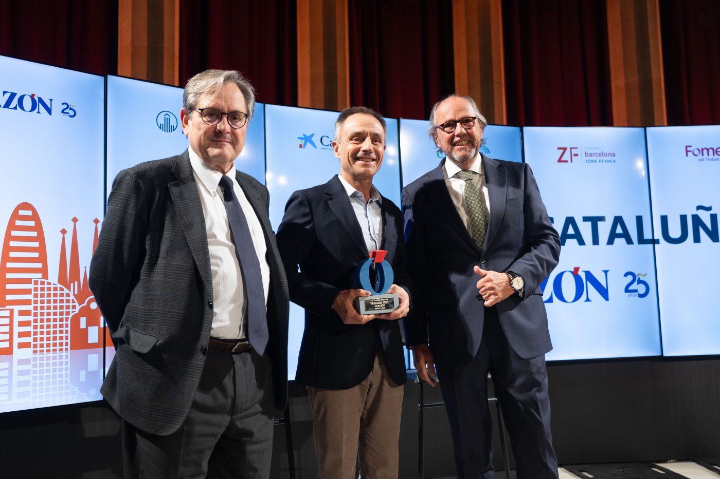 De izquierda a derecha: Francisco Marhuenda, Xiqui Mas (CEO de Varador 2000) y Santiago García-Nieto.