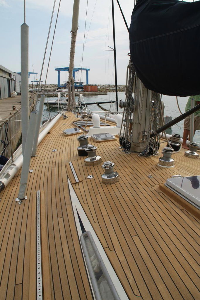 Refit artesanal de un velero Swan 65 en Varador 2000